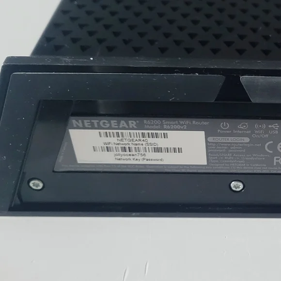 Netgear Black R6200v2 Router - Picture 3 of 3